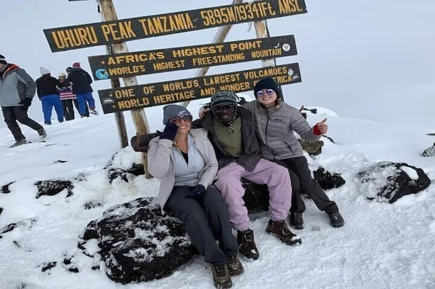 6 giorni Marangu Route Arrampicata sul Kilimanjaro