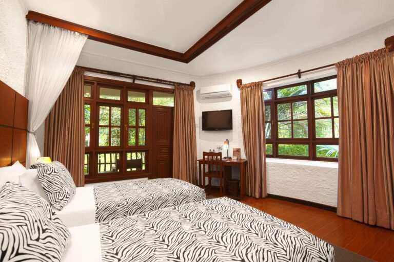 Room-at-Arusha-Planet-Lodge-Easy-Travel-Tanzania-1-1