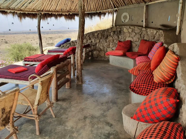 Maasai-Lodge-Mirror-Cave