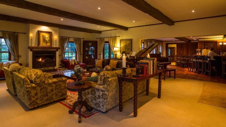 TheManor---Main-Lounge
