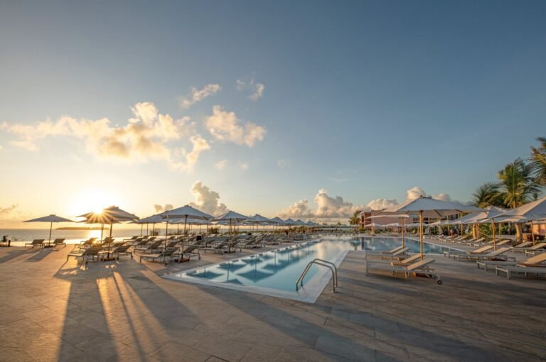 znz012024_-ac132612097_tm_zanzibar_the-mora-zanzibar_pool_sunset_side_view-2